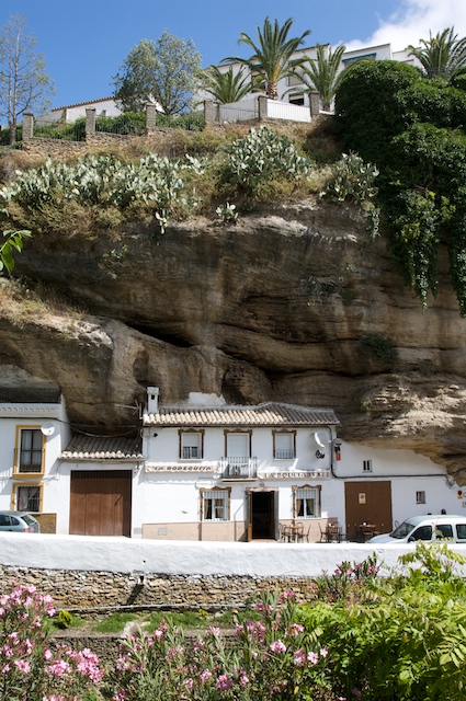 Detalle de Las Cuevas del Sol, vista desde las Cuevas de la Sombra. La superposición de calles entusiasma a los visitantes. Foto: CARLOS MIRA (Sacada de Flickr)