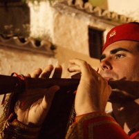 Un músico de Los Regulares acompaña a La Soledad: LOLI CALVENTE