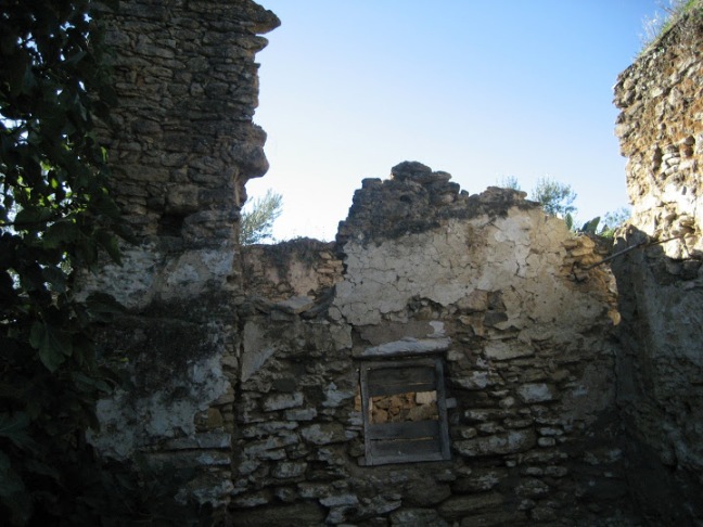 Ruinas de la "casa de la santera". Fotografía publicada en el blog de Rafael Domínguez Cedeño, "Setenil. Historia y numismática".