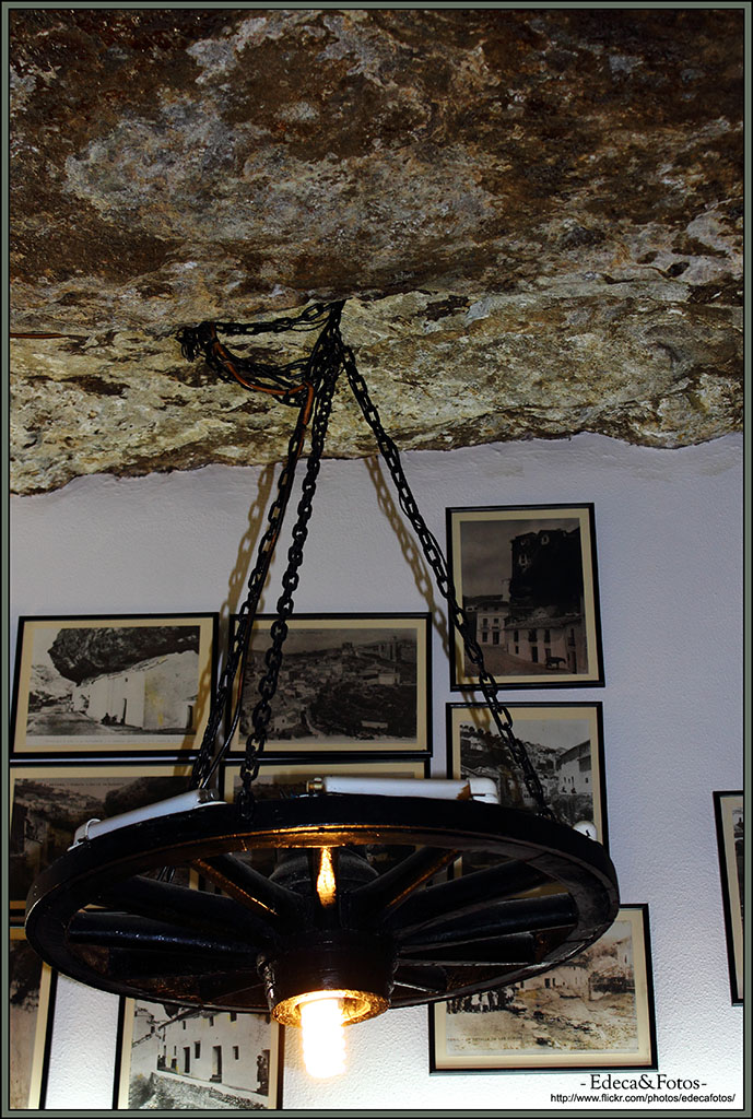 Un detalle de la lámpara del Bar La Tasca. 28 de Febrero de 2013. Foto: EDECA FOTOS
