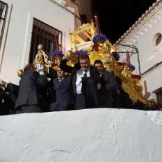 Alarde costalero durante la procesión del Santo Entierro. Foto: MARÍA GUZMÁN JIMÉNEZ